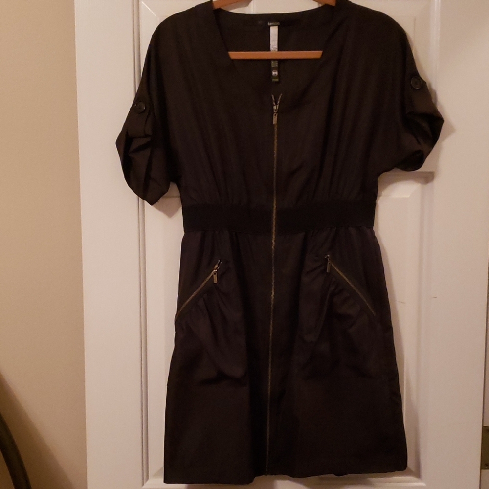 Kenzie dress size medium